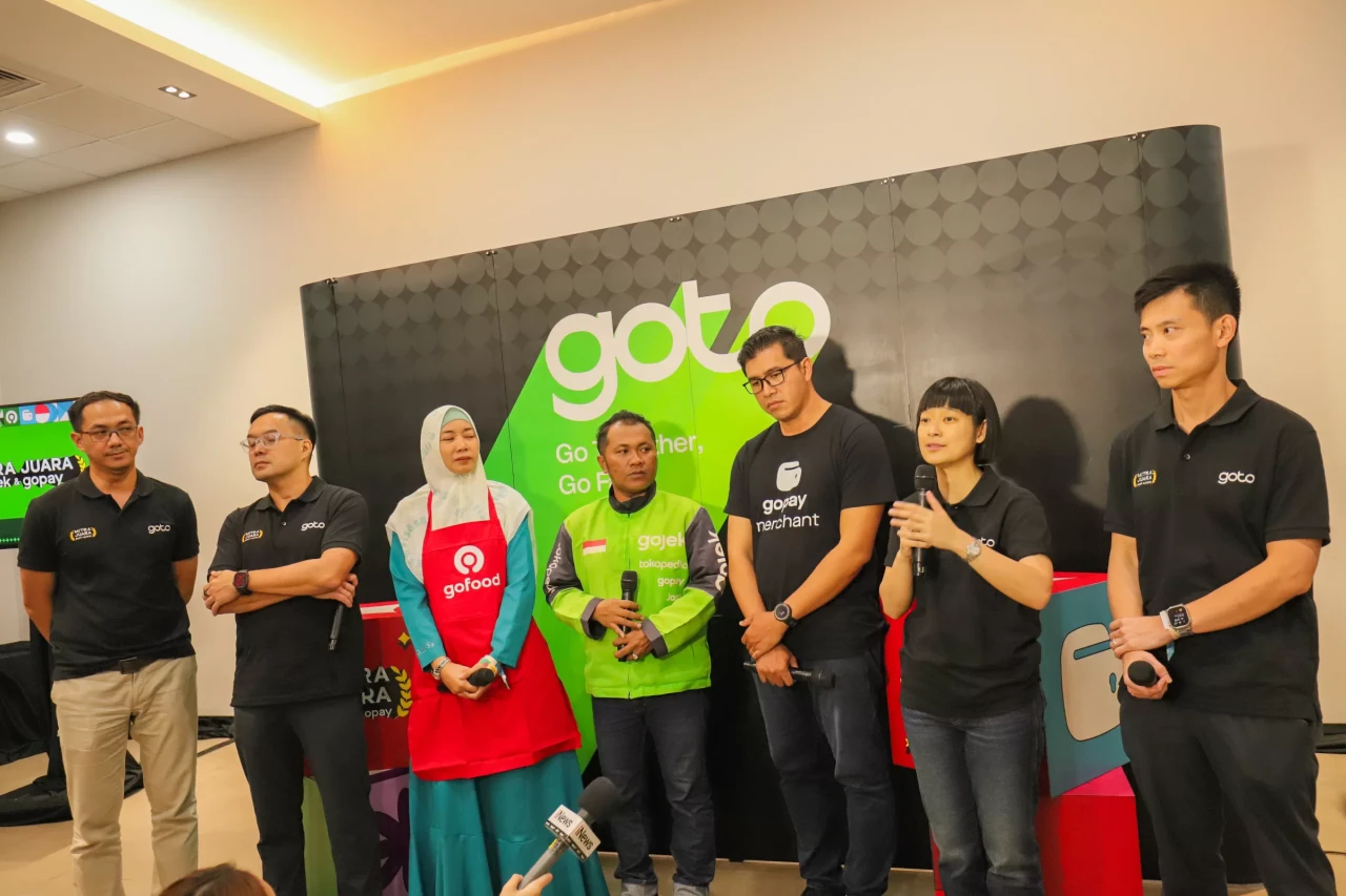 GoTo Berikan Penghargaan...