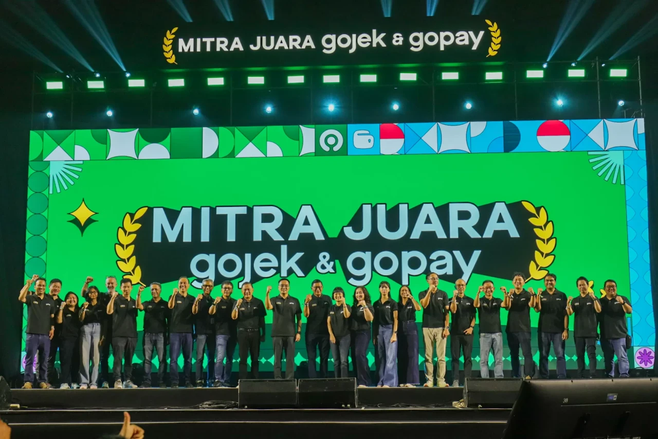 GoTo Berikan Penghargaan...