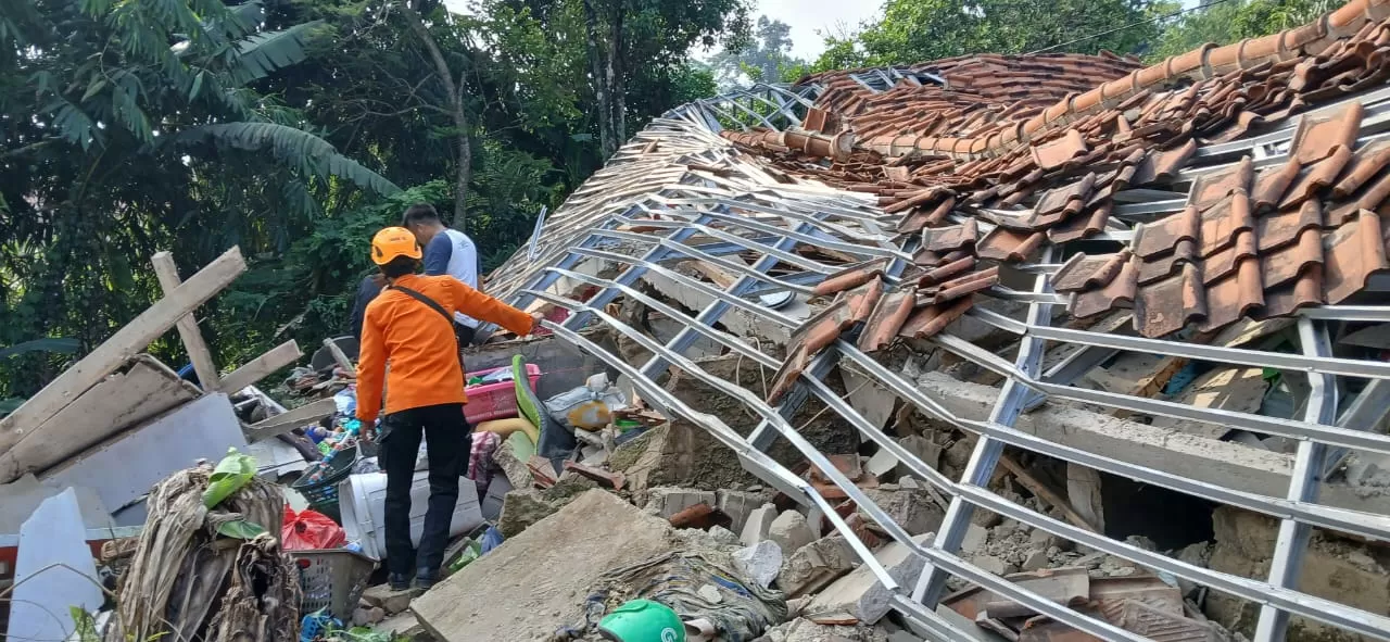 Bencana Pergerakan Tanah...