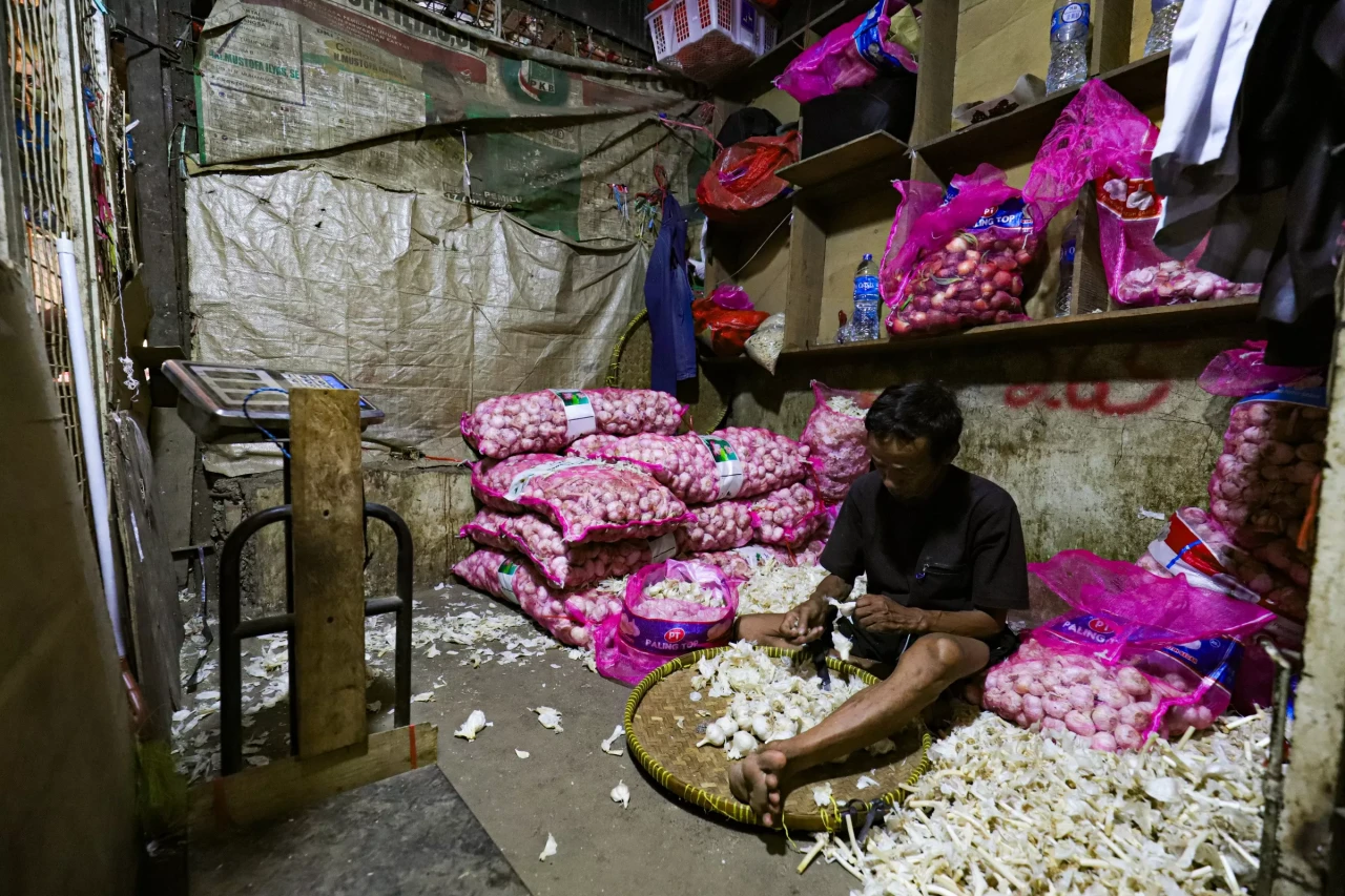 Realisasi Impor Bawang...
