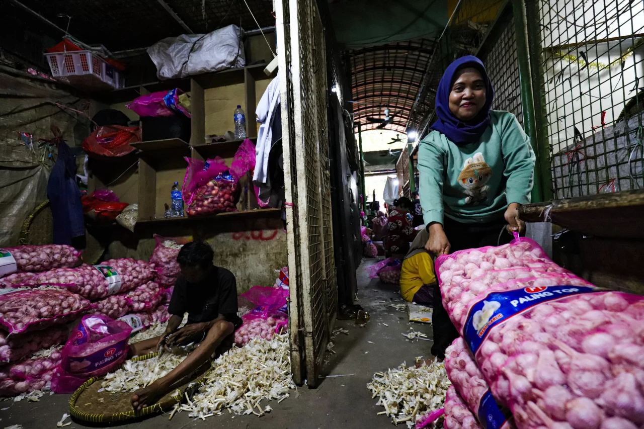 Realisasi Impor Bawang...