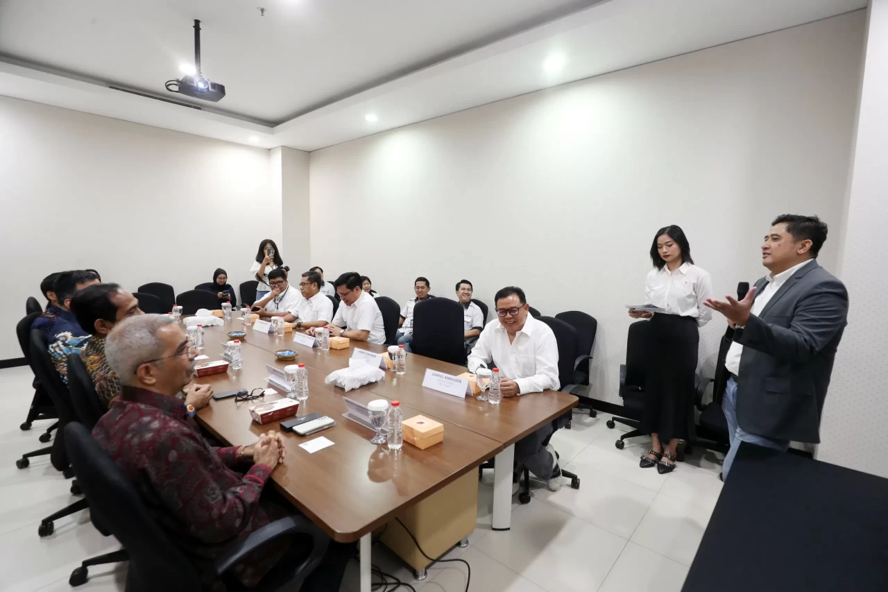 MNC Leasing dan Bank...