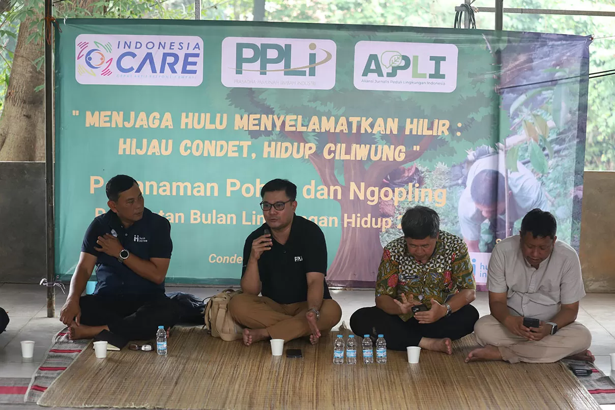 Aksi Bersih Ciliwung:...