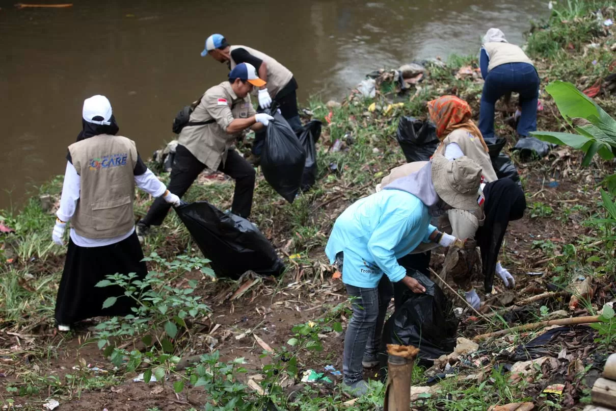 Aksi Bersih Ciliwung:...