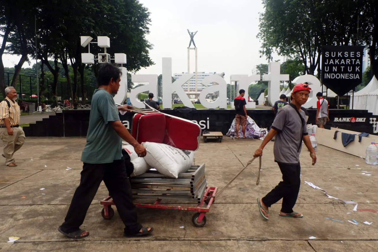 Taman Lapangan Banteng...