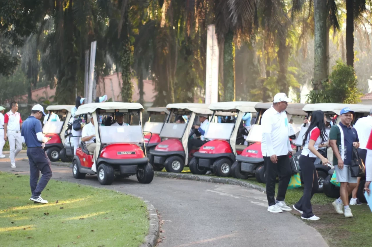 Turnamen Golf Jadi Ajang...