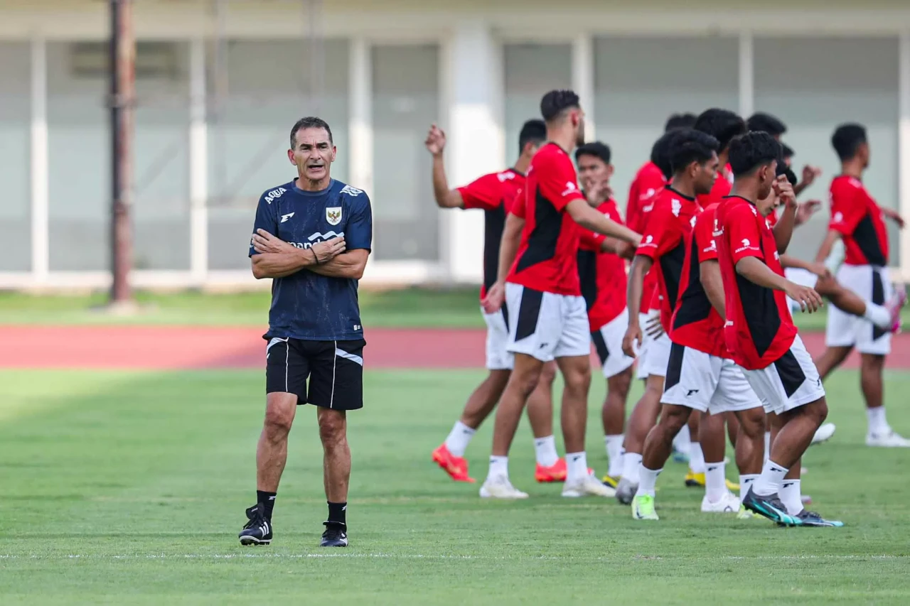 Latihan Perdana Timnas...