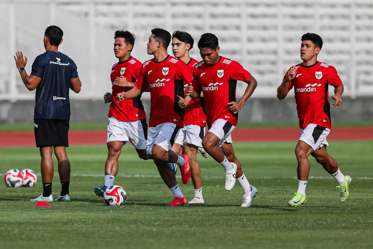 Latihan Perdana Timnas...