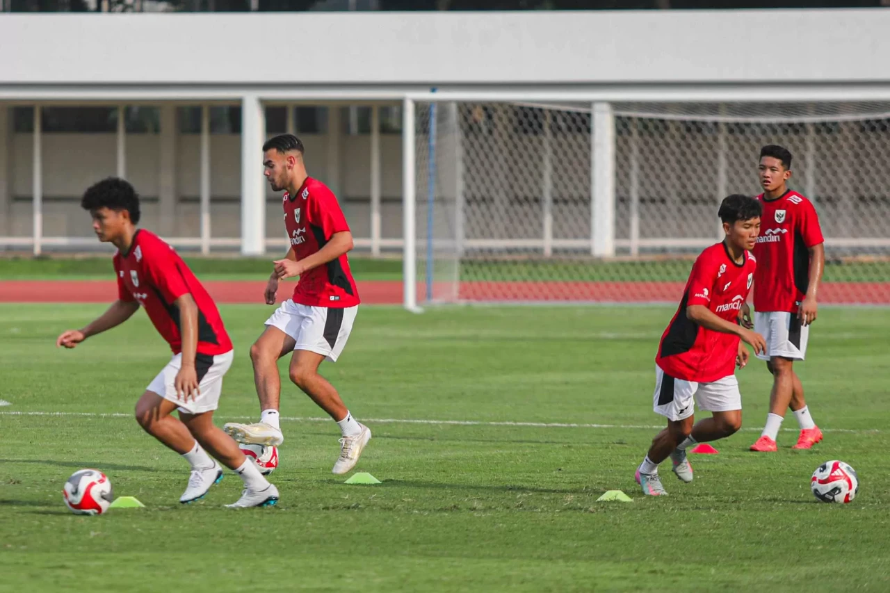 Latihan Perdana Timnas...