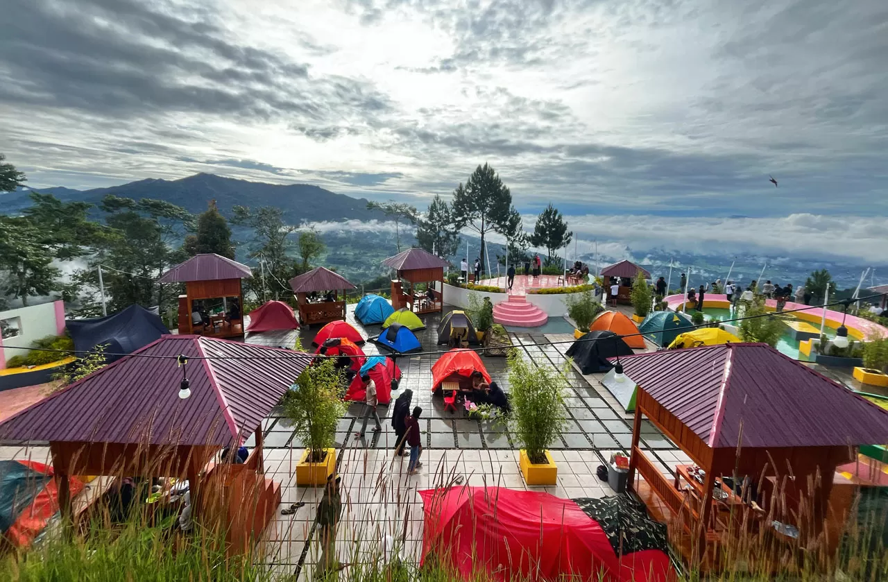 Liburan Sekolah, Puncak...