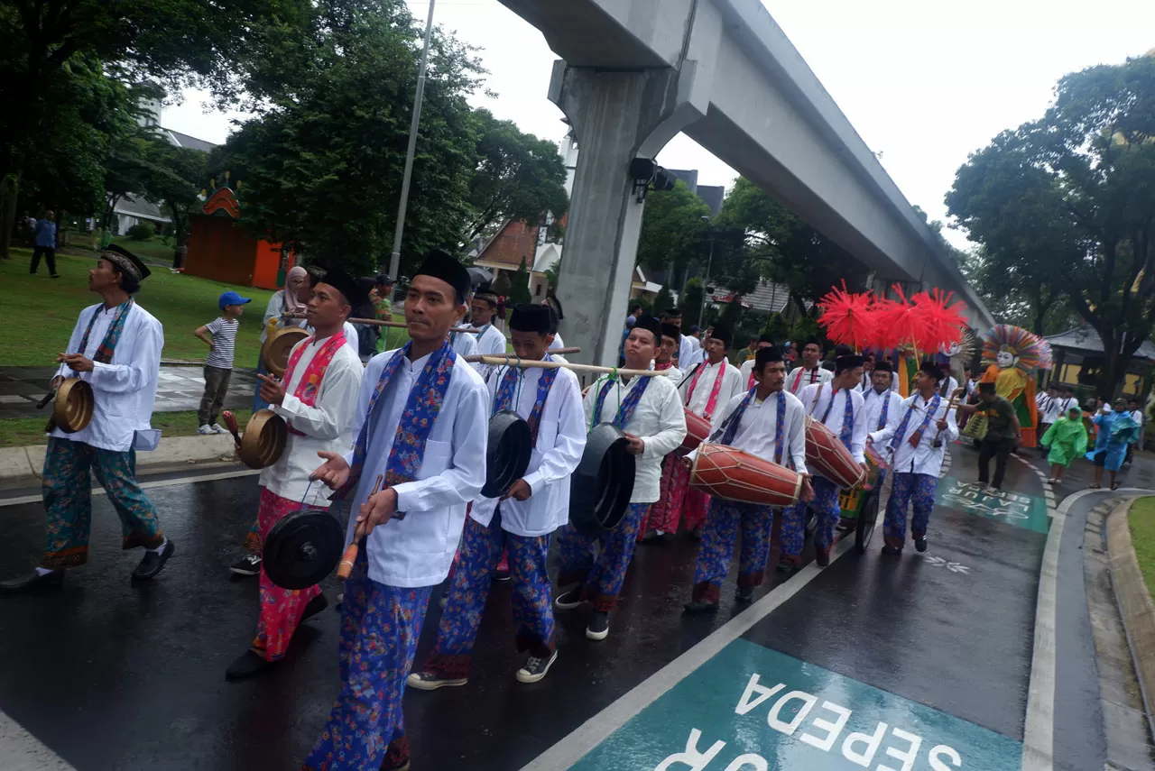 Atraksi Parade Ondel-Ondel...