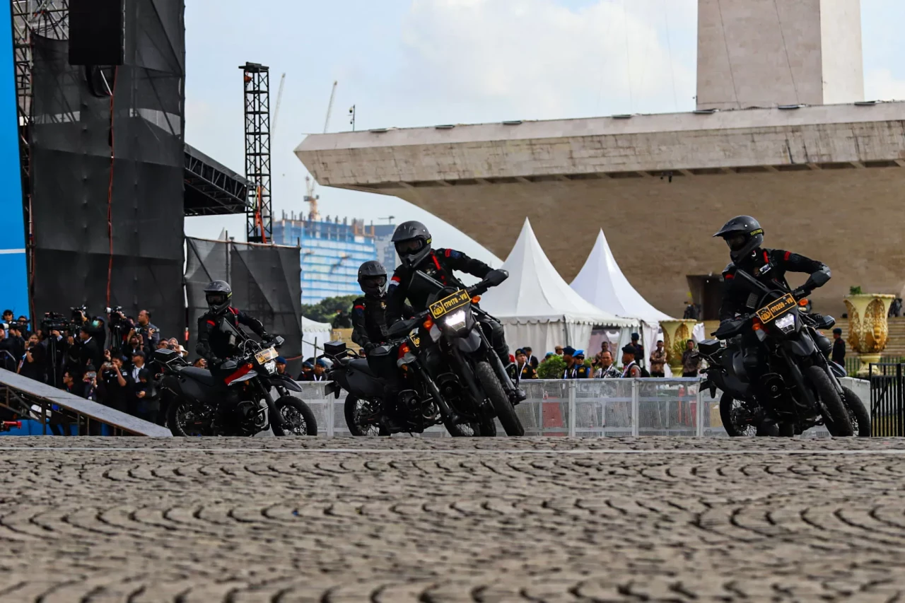 Prabowo Hadiri Peringatan...
