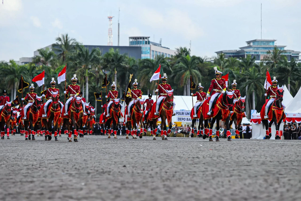 Prabowo Hadiri Peringatan...