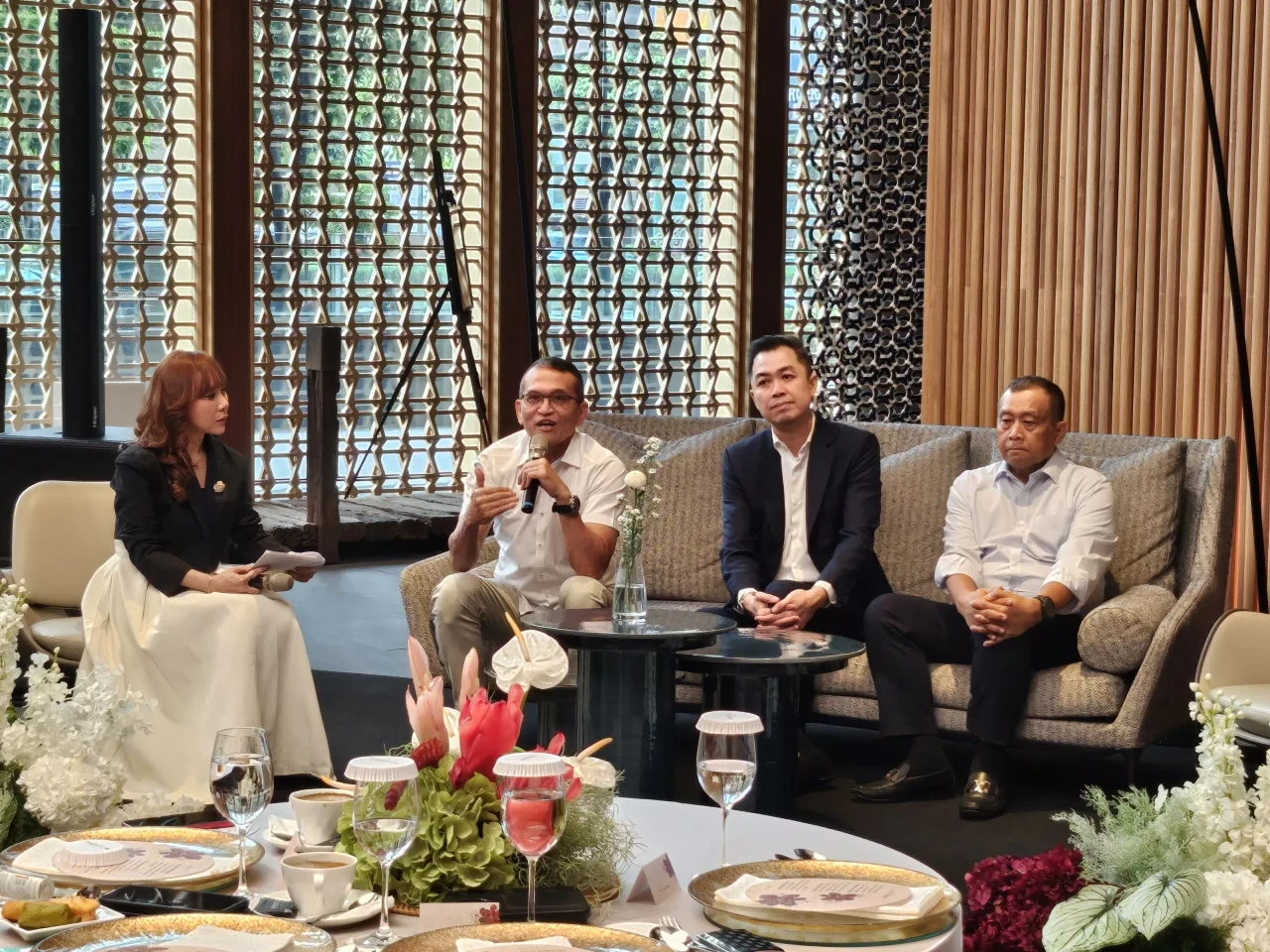 Yayasan Astra dan Lexus...