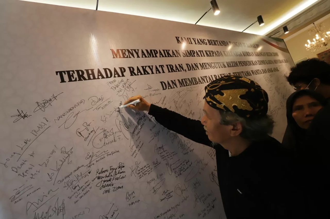 Solidaritas untuk Iran:...