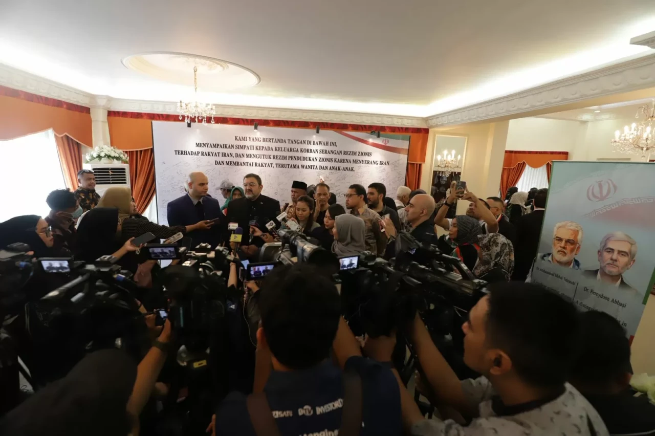 Solidaritas untuk Iran:...