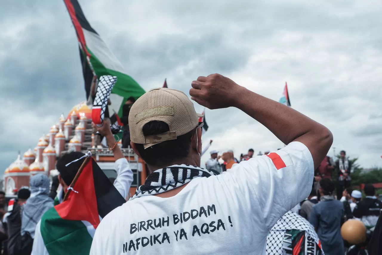 Ribuan Massa Gelar Aksi...