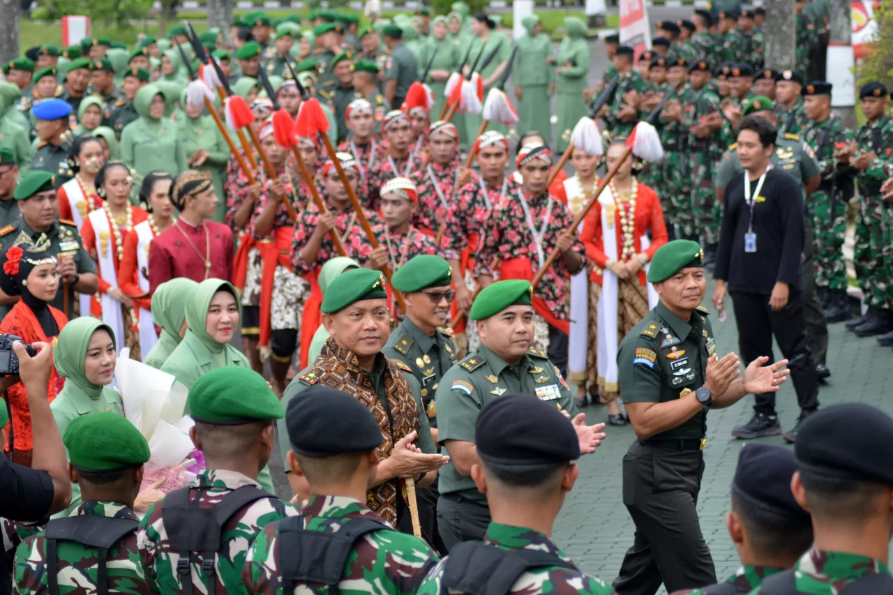 Mayjen TNI Achiruddin...