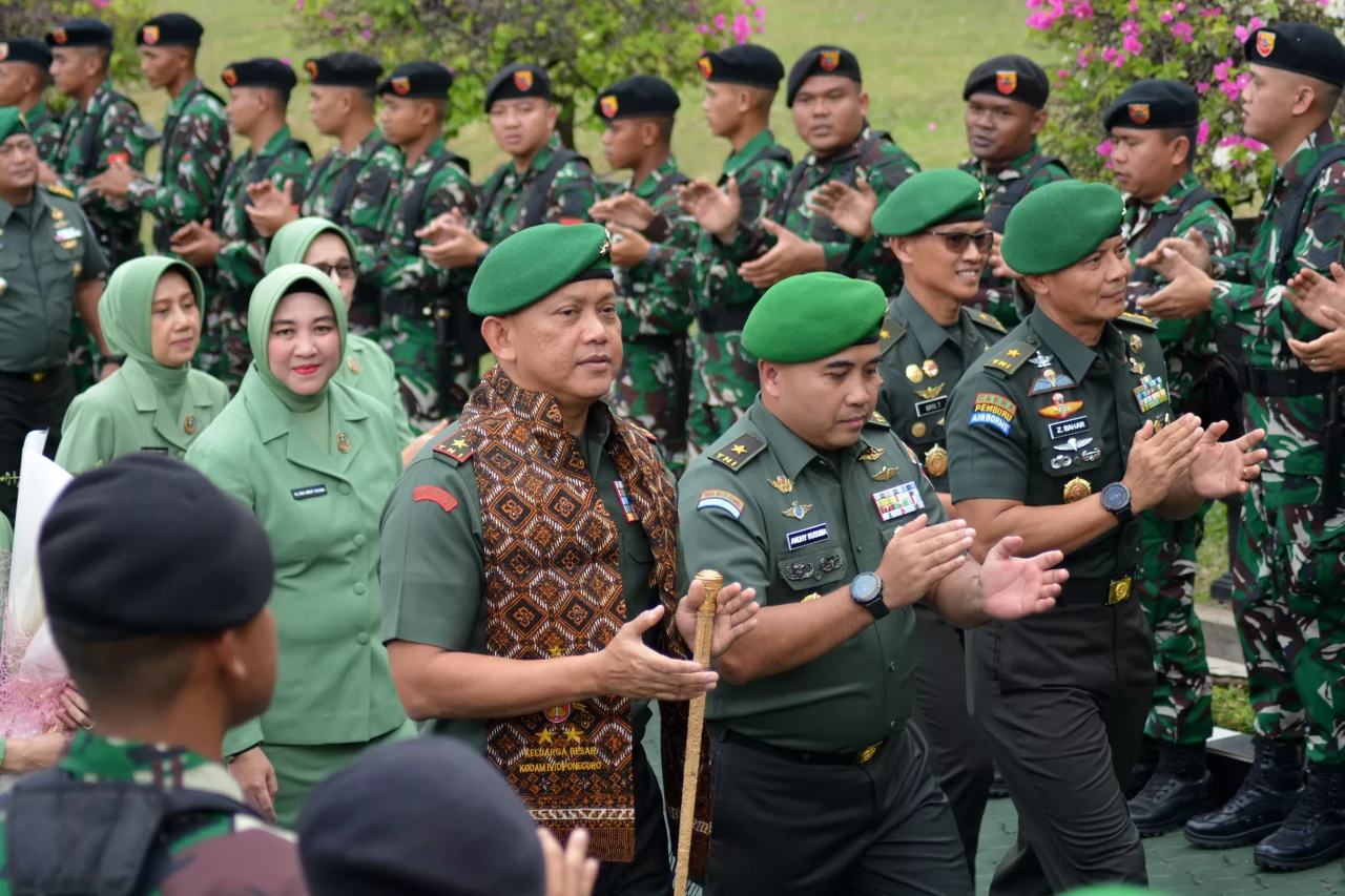 Mayjen TNI Achiruddin...