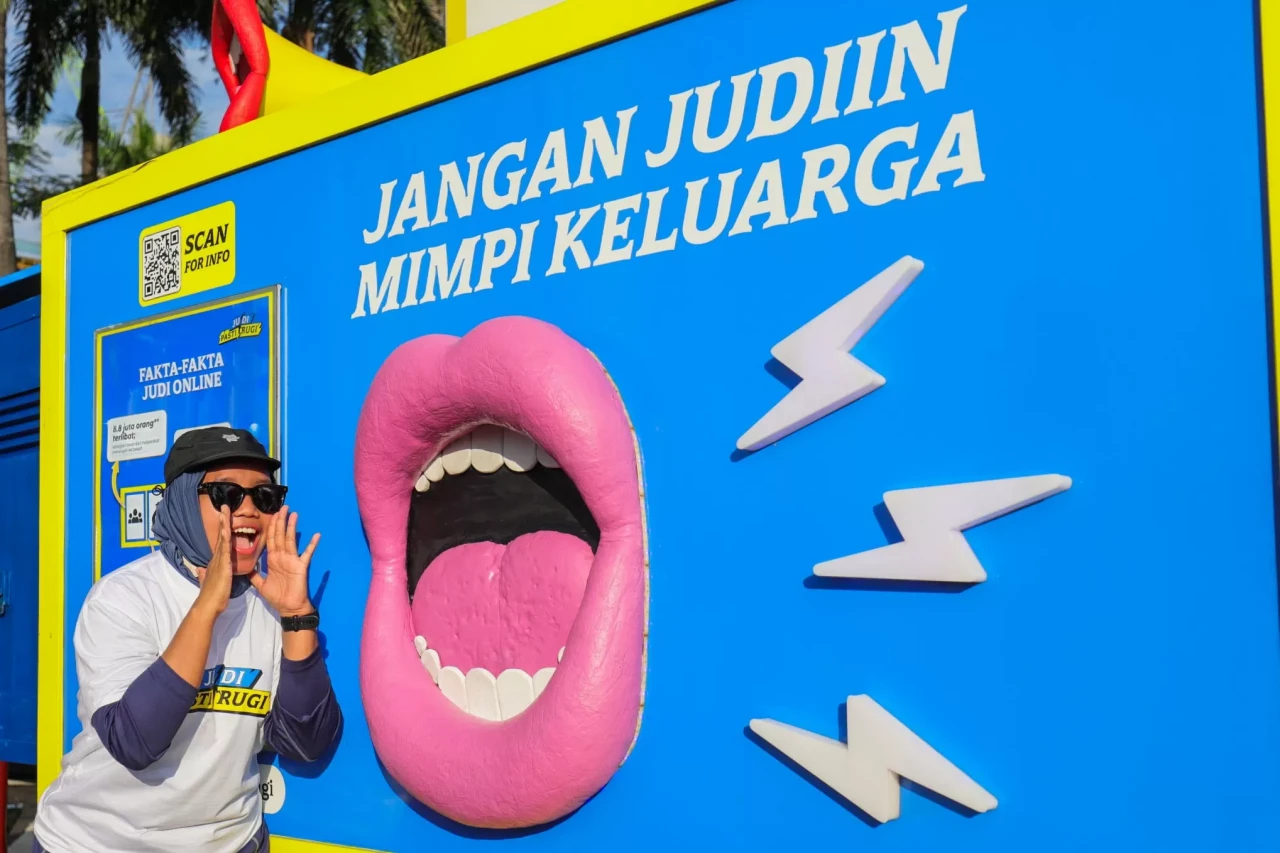 Mobil Kampanye Judi...