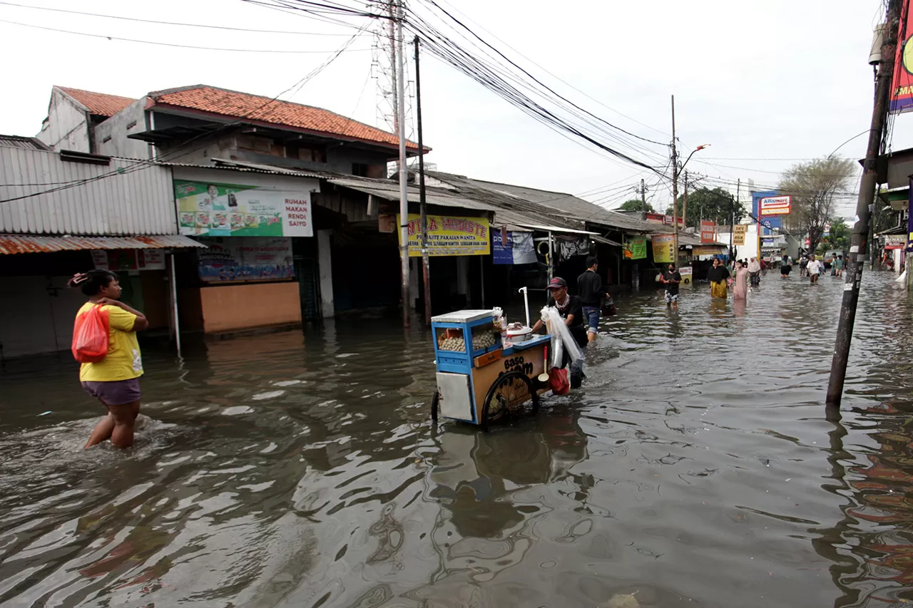 Banjir Setinggi 1 Meter...