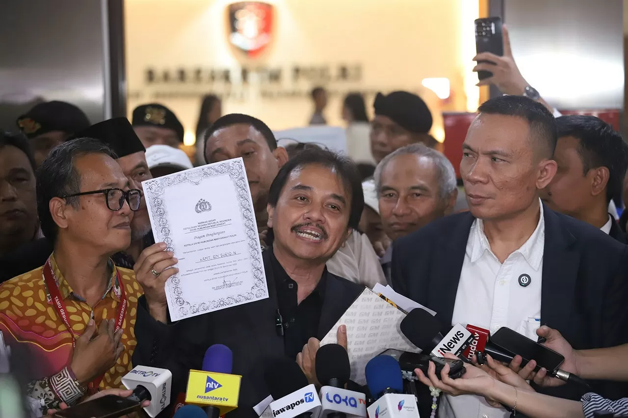 Roy Suryo Beberkan Kejanggalan...