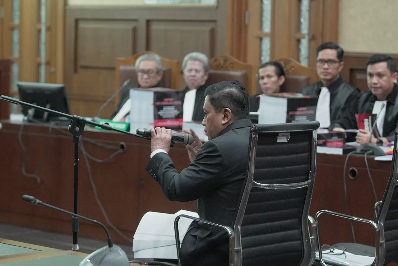 Hasto Kristiyanto Bacakan...
