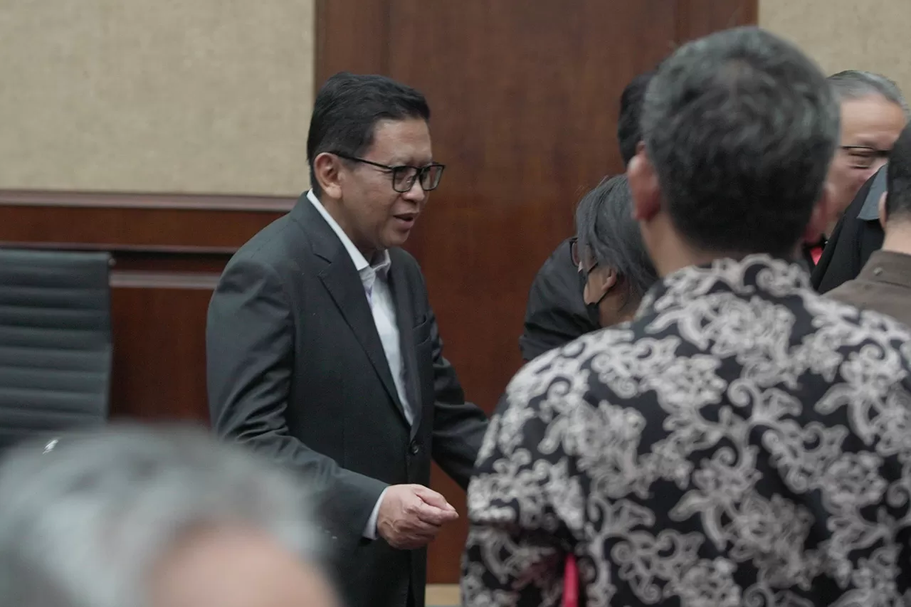 Hasto Kristiyanto Bacakan...