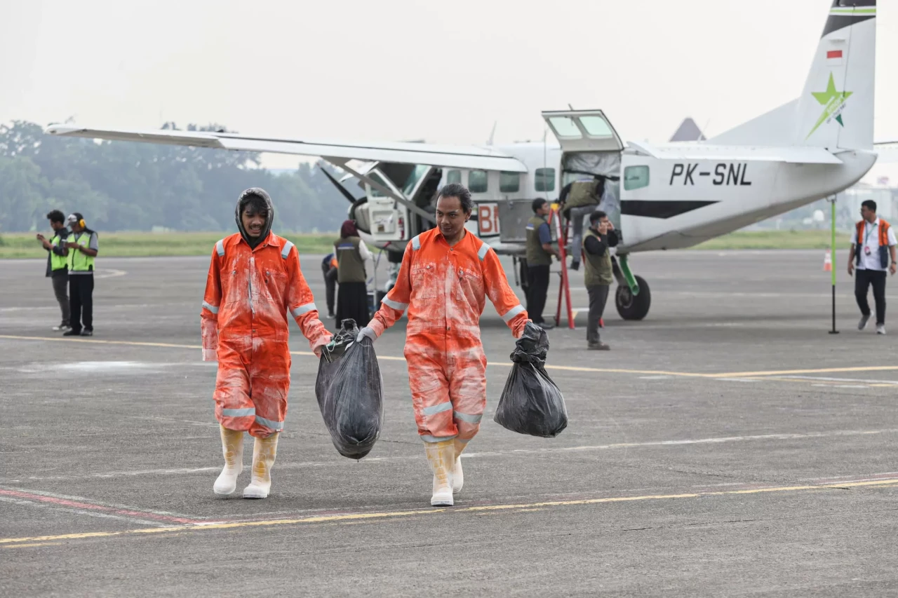 Melihat Persiapan Operasi...