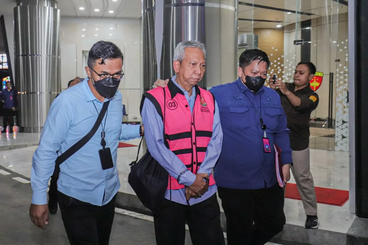 Kasus Korupsi Minyak...