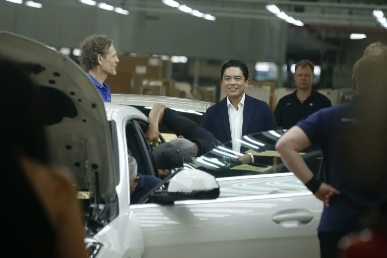 BMW Tingkatkan Produksi...