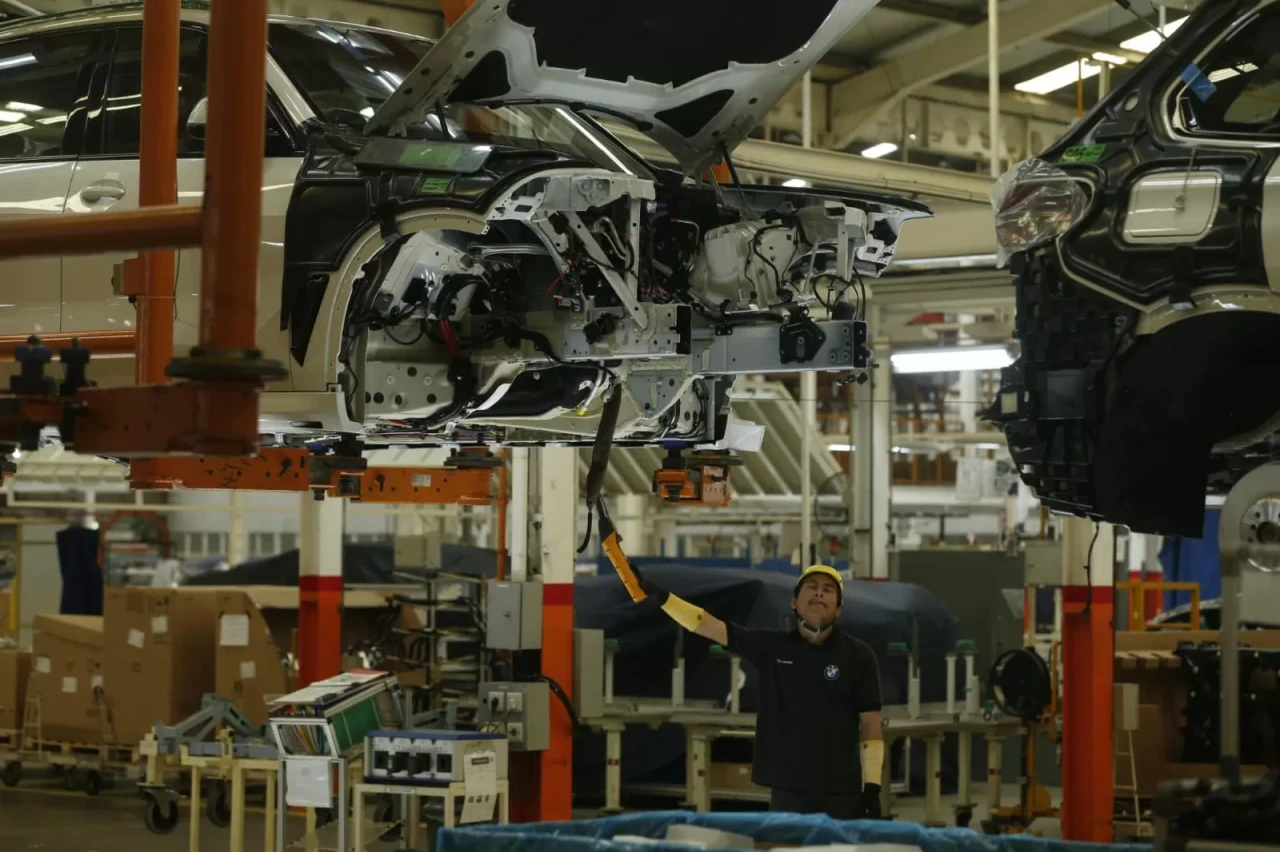 BMW Tingkatkan Produksi...