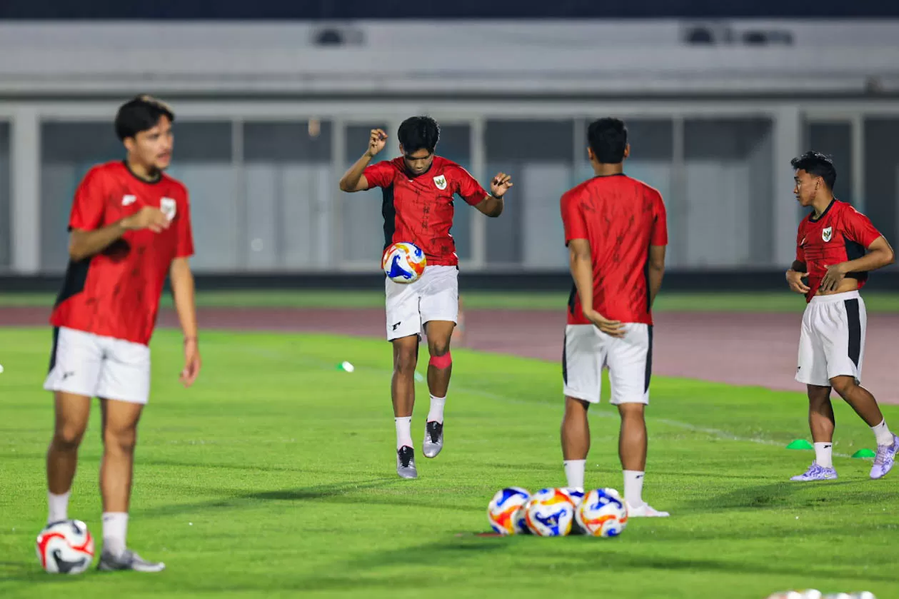 Latihan Timnas Indonesia...