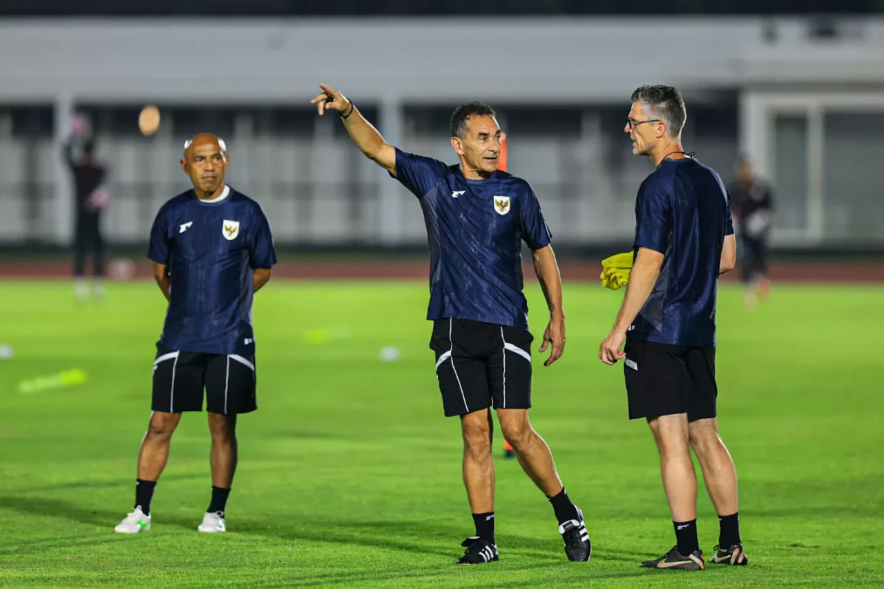 Latihan Timnas Indonesia...