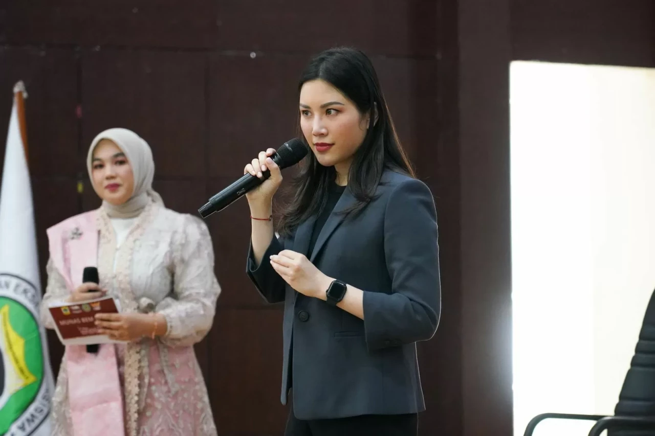 Angela Tanoesoedibjo...