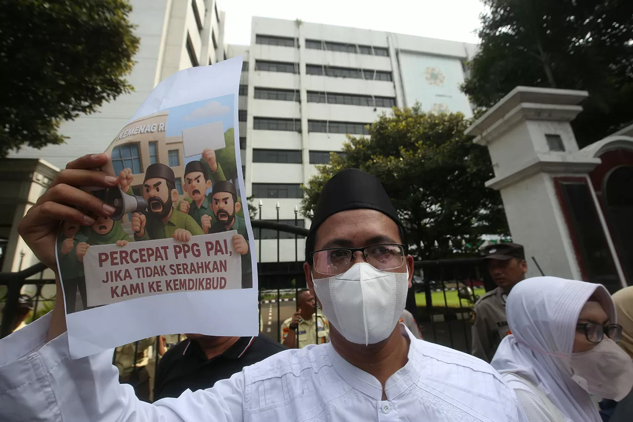 Guru Pendidikan Agama...