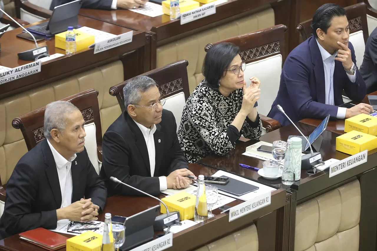 Komisi XI DPR dan Menkeu...