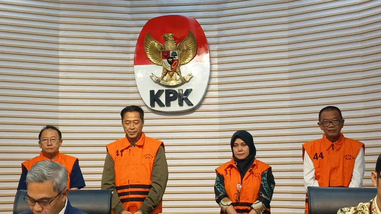 KPK Tahan 4 Tukang Peras...