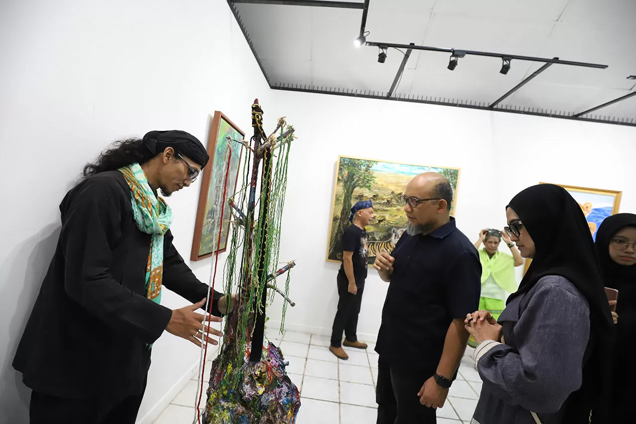 Ruang Hijau: Manifestasi...