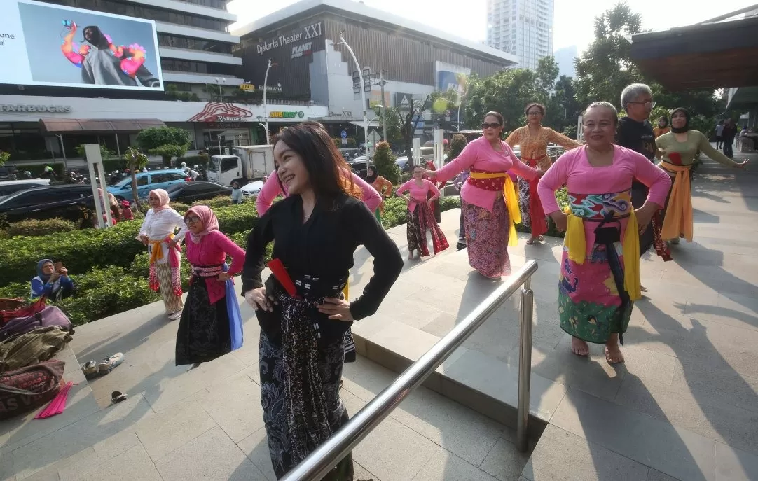 Komunitas Kebaya Menari...