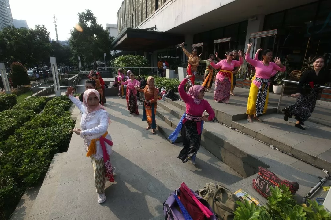Komunitas Kebaya Menari...