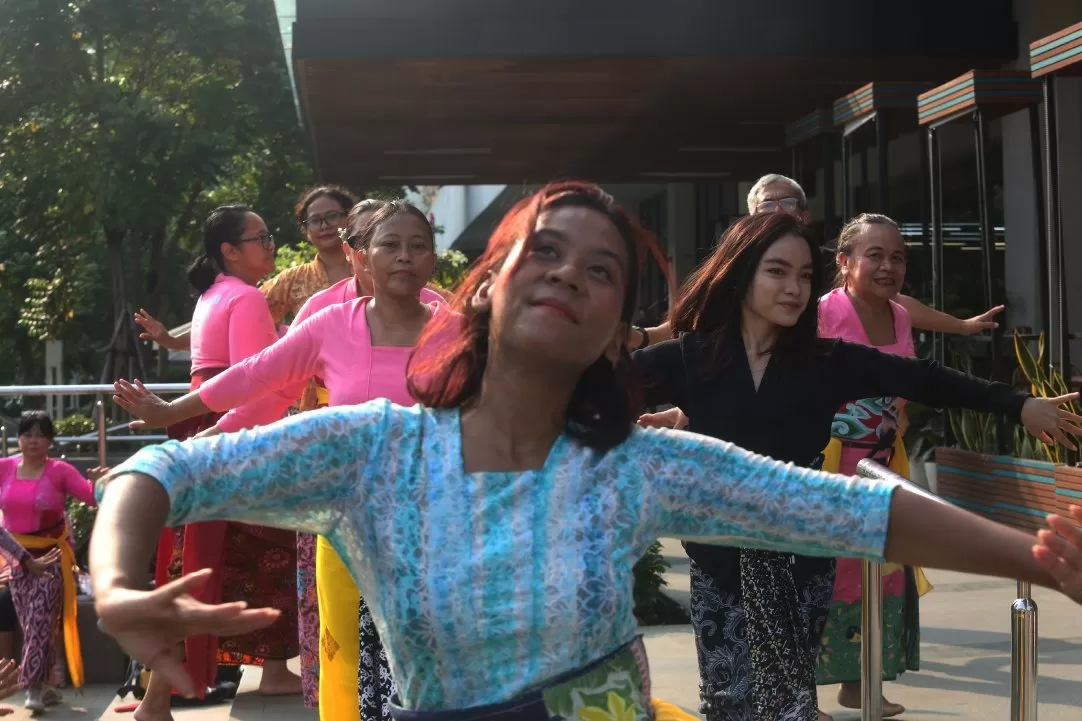 Komunitas Kebaya Menari...