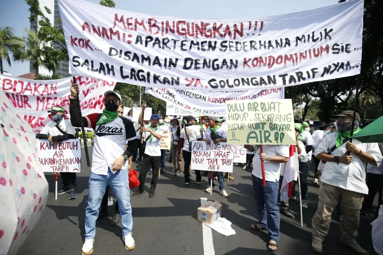 Protes Penggolongan...