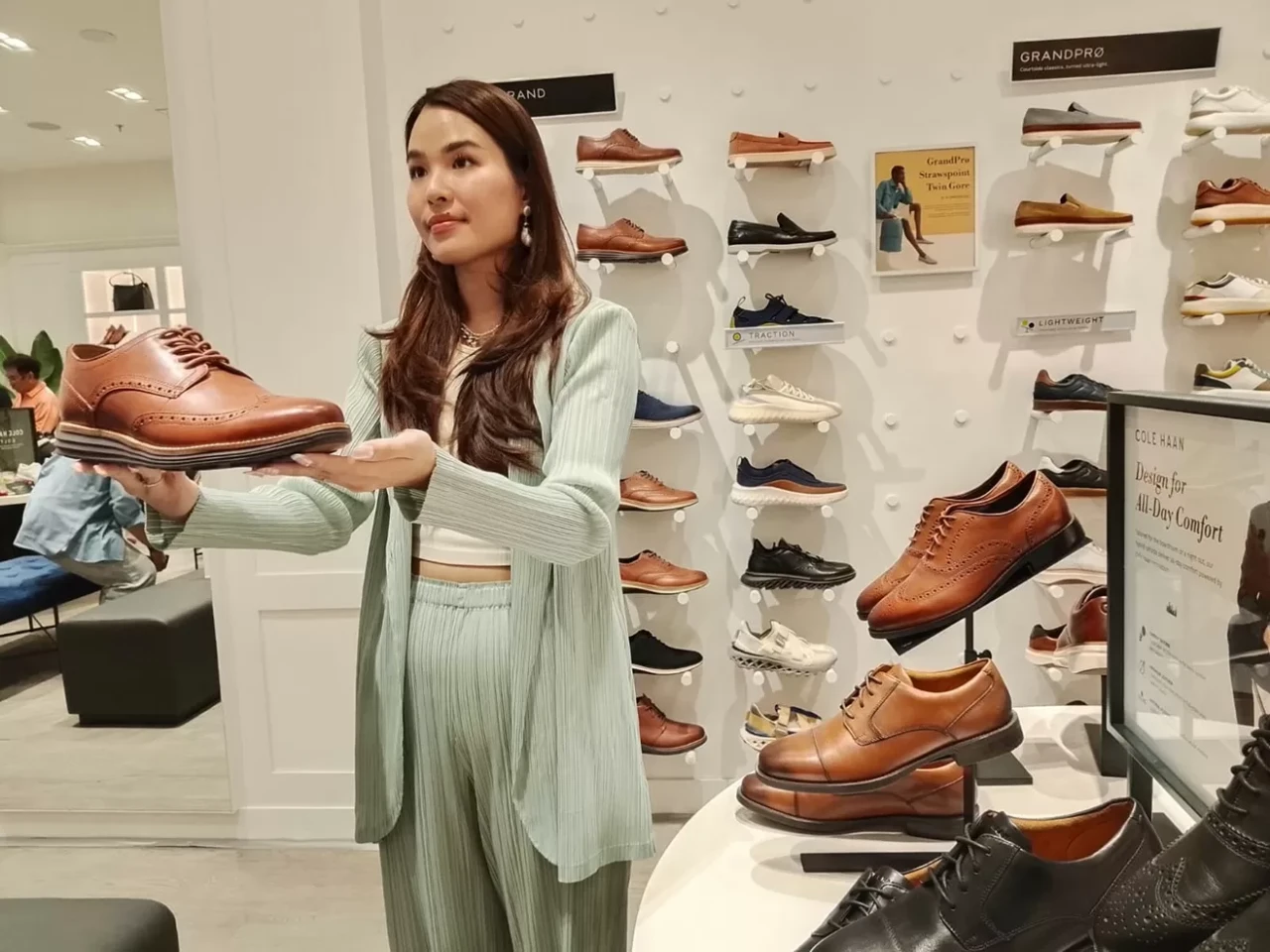 Gaya Influencer Jalan-Jalan...