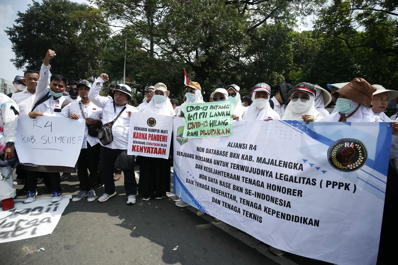 Tenaga Honorer R4 Gelar...