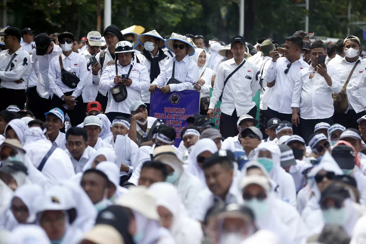 Tenaga Honorer R4 Gelar...