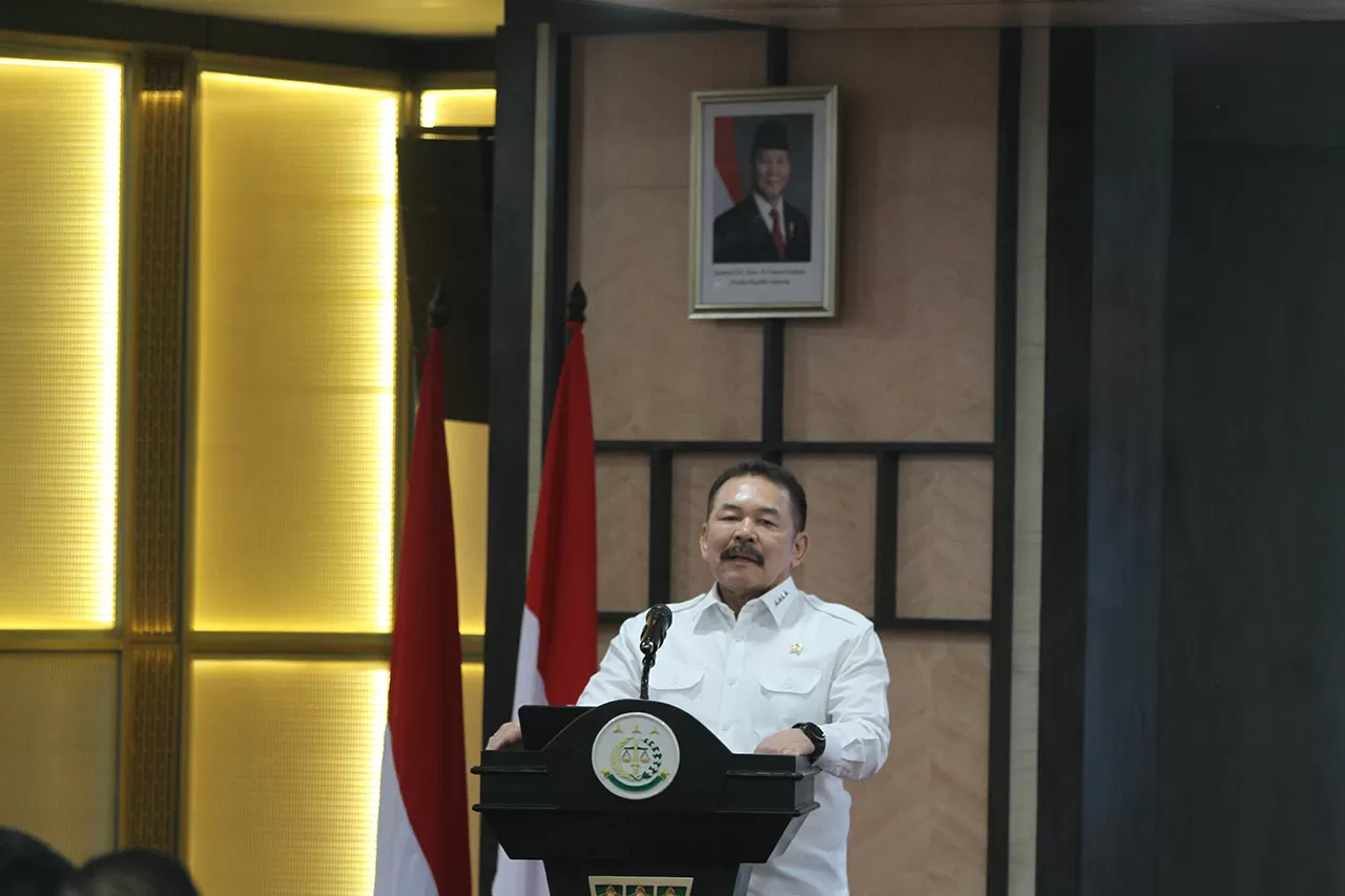 Kejagung Resmi Ambil...
