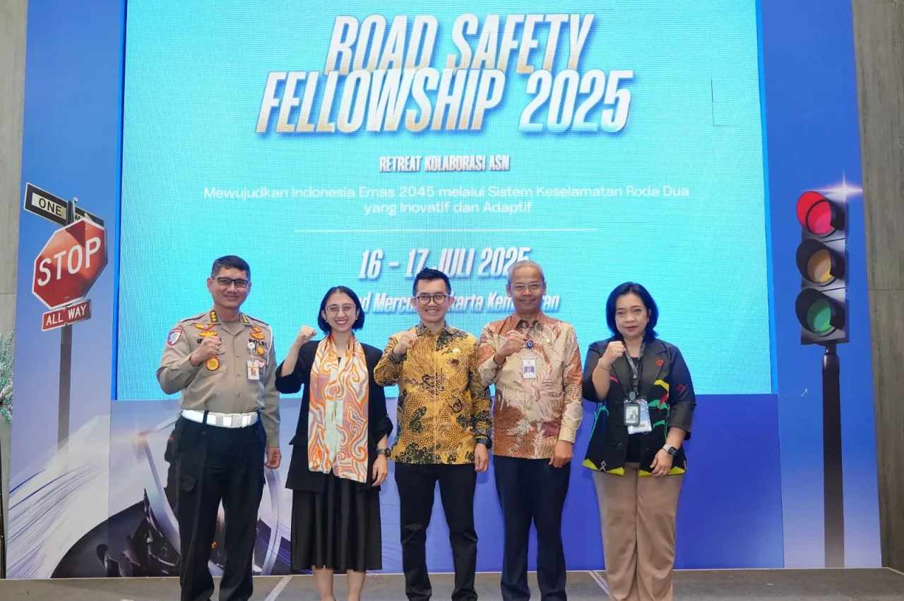 Adopsi Teknologi Jadi...