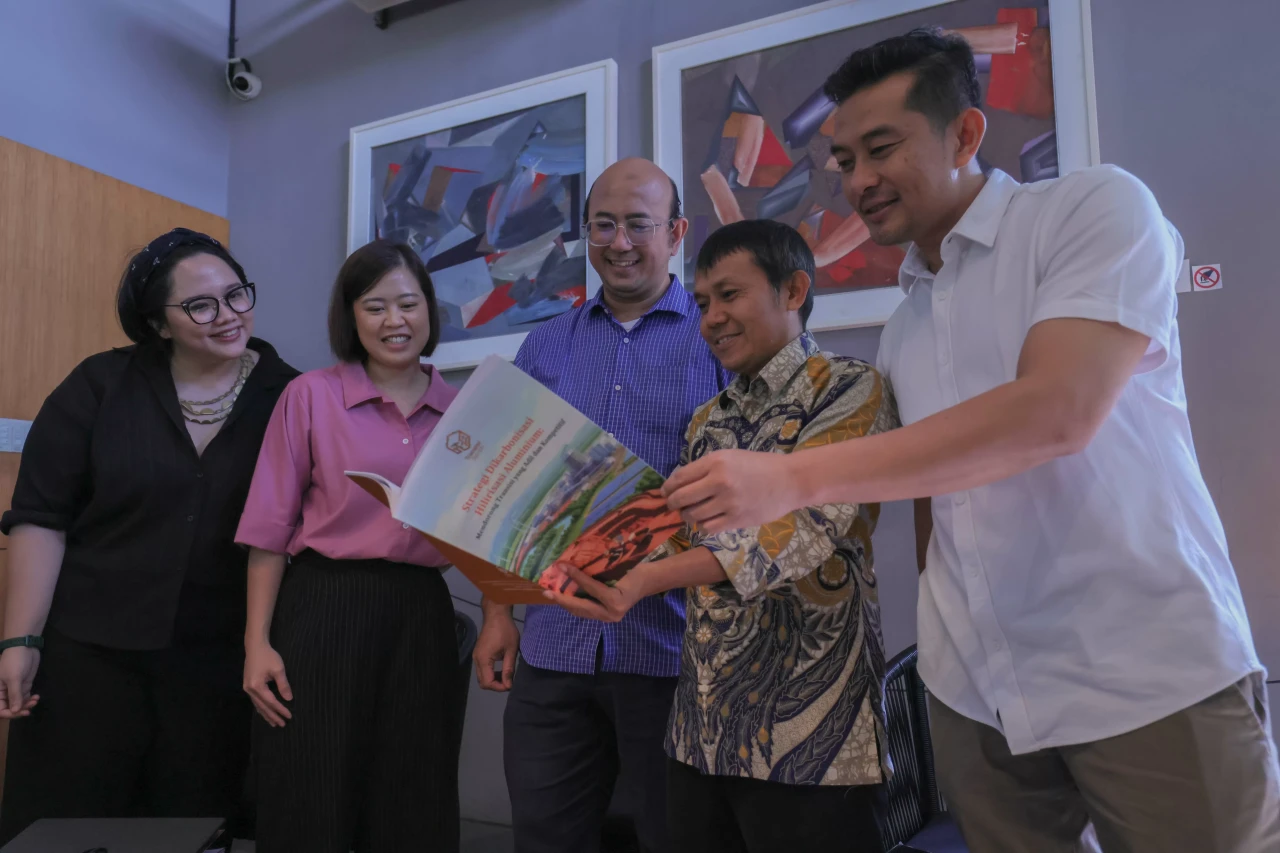 Riset Strategi Dekarbonisasi...
