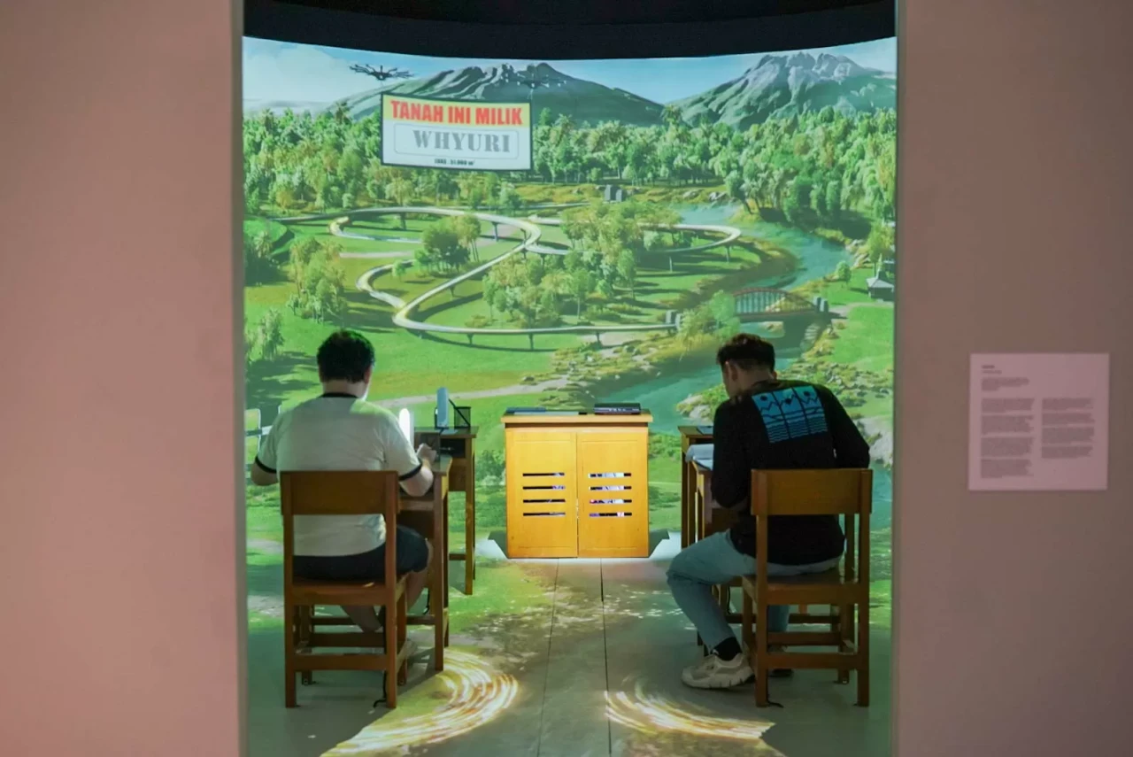 Melihat Pameran NYALA:...